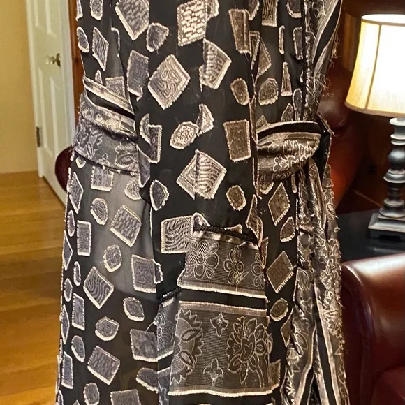 Victoria’s Secret COLLECTION Silver and Black Robe - Picture 3 of 8
